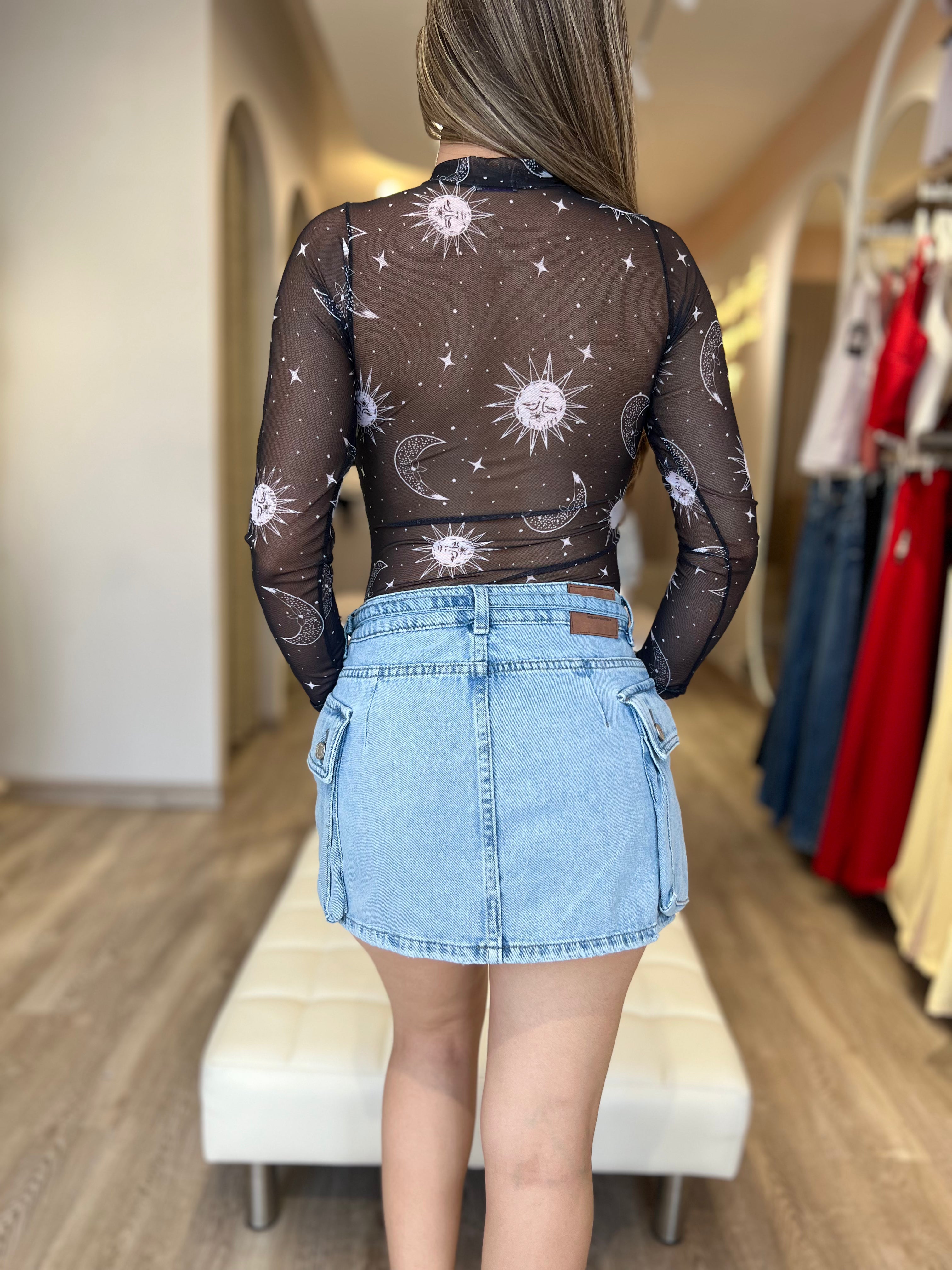 Sheer Black Top & Falda Denim