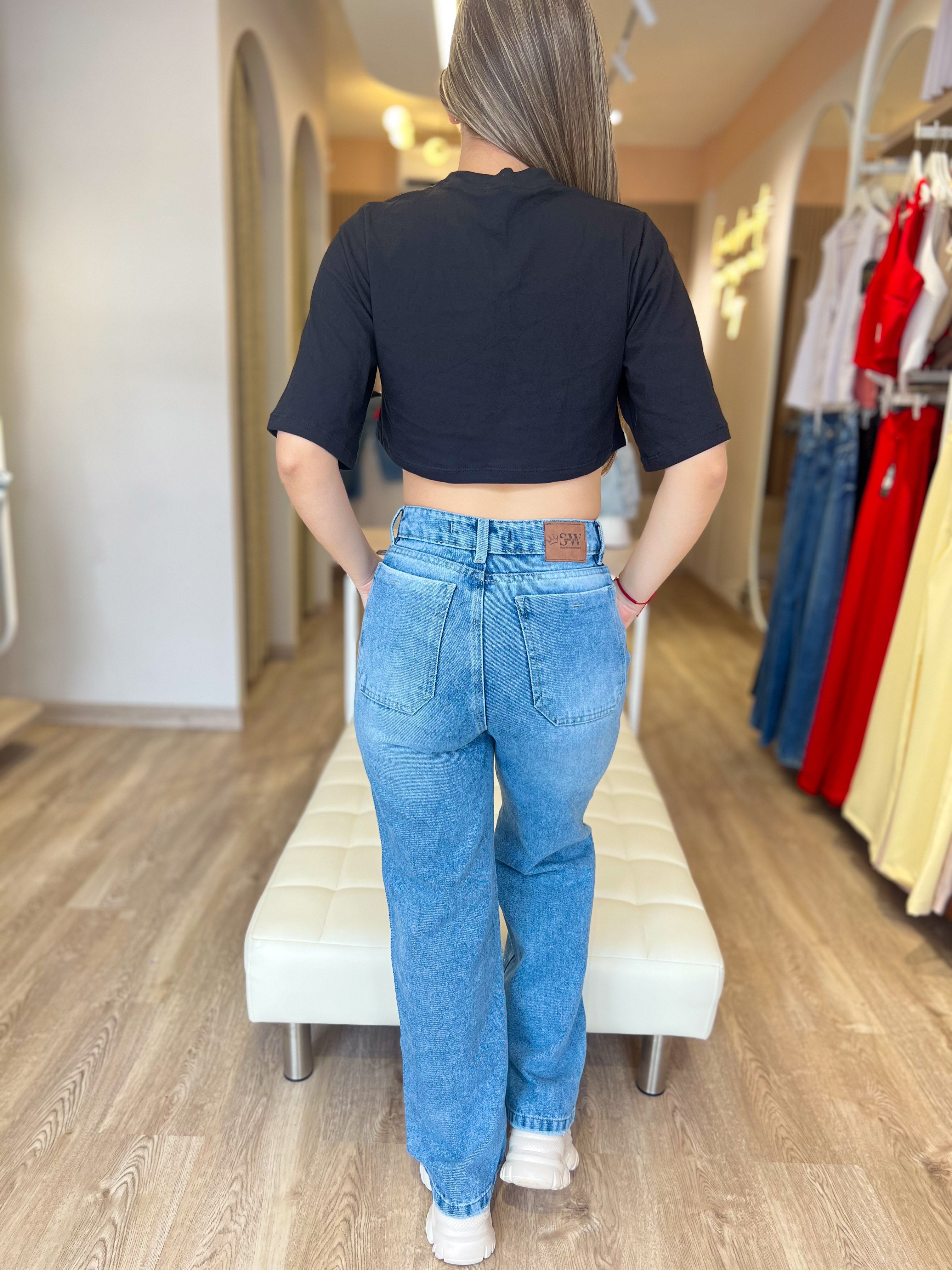 Casual Crop Negro & Jean Mom Fit